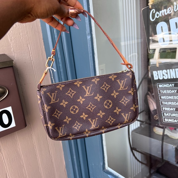 Louis Vuitton Handbags - Authentic Louis Vuitton Monogram Pochette Accessoires Pouch